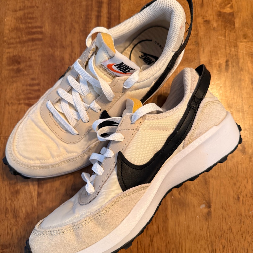 Nike Waffle Debut